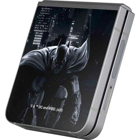 DC Comics Arkham Origins Batman In action pose Galaxy Z Flip6 Skin